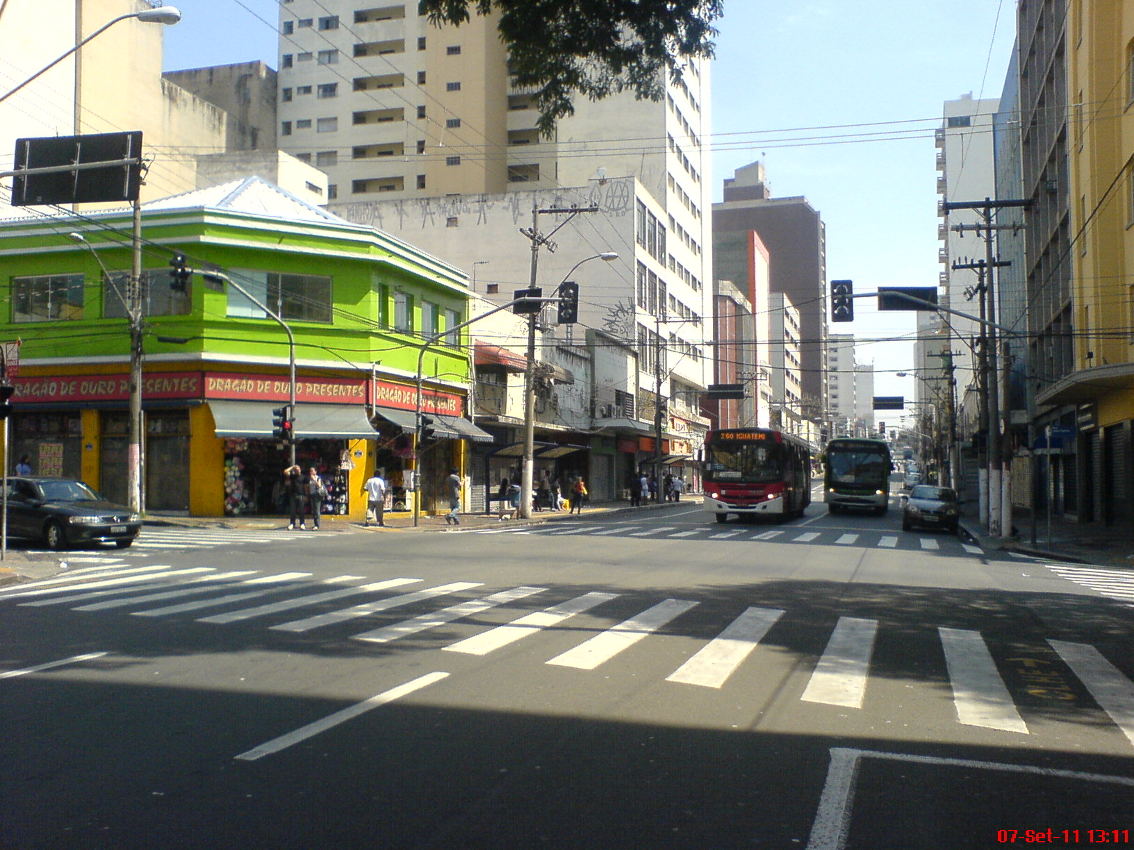 File:Av Campos Sales e Cruzamento da Rua Jose Paulino - Campinas SP -  panoramio.jpg - Wikimedia Commons