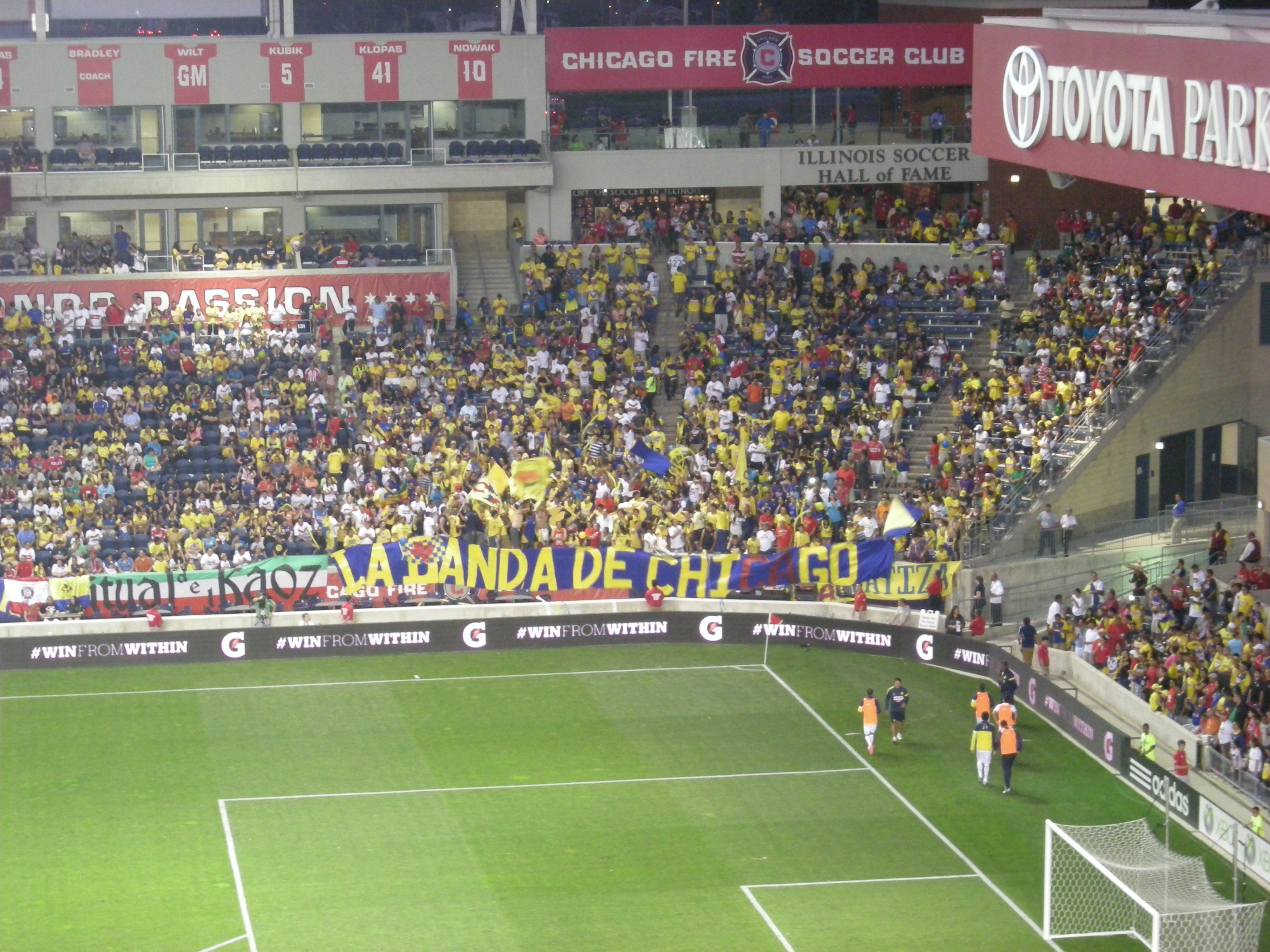 File:Chicago Fire v. Club América 2013  - Wikimedia Commons