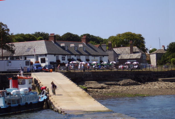 File:Cremyll - Slipway cropped.jpg