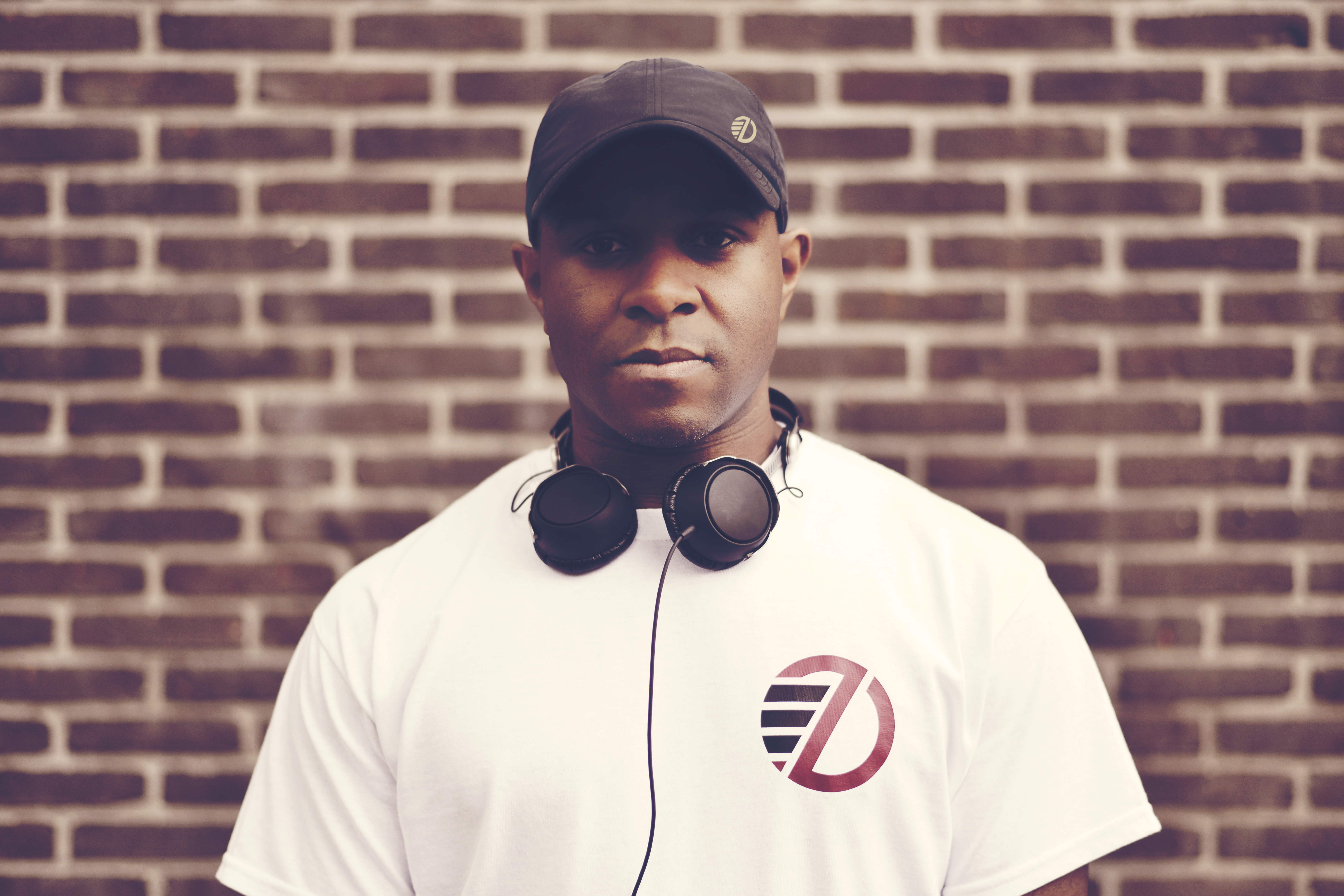 Dj Ez Wikipedia