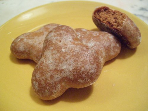 File:Gingerbread cookie (Pierniczki) (5200538927).jpg