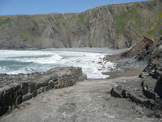 File:Hartland Quay - geograph.org.uk - 1367325.jpg