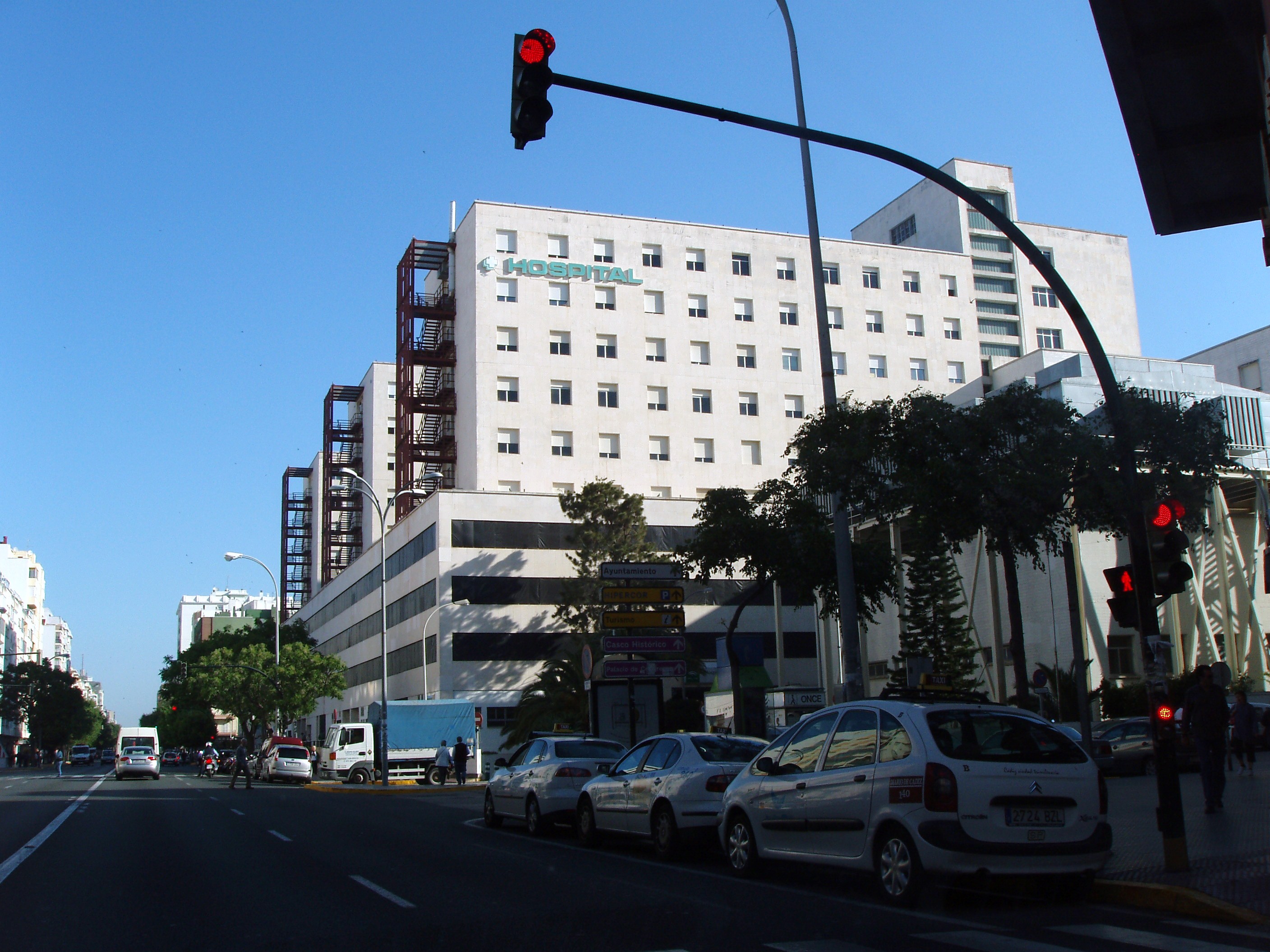 File:Hospital Puerta del Mar, Cádiz.jpg - Wikimedia Commons