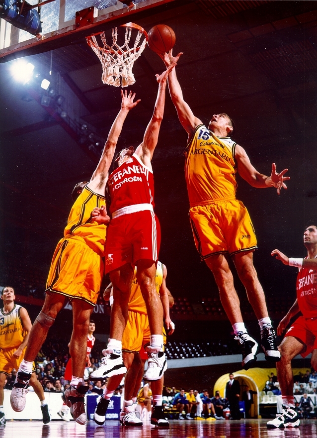 ¿Qué significa REB en el baloncesto