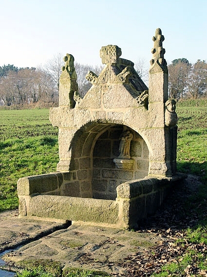 File:KerdevotBrunnen.jpg