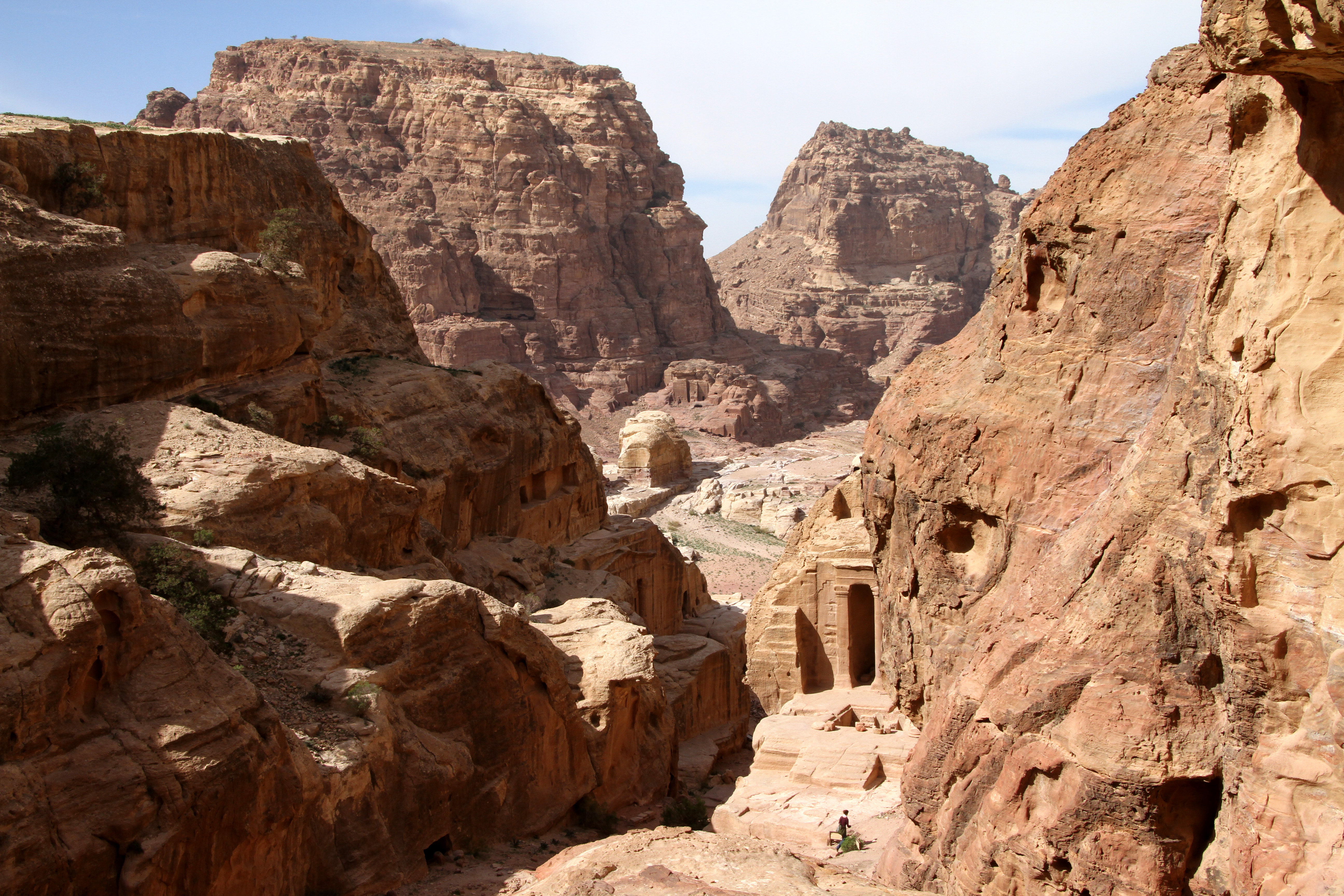 Вади Аль-Аджьяль Долина. Вади Аль джарф. Вади Аль Маджудж стена. Wadi al asla Master Plan.