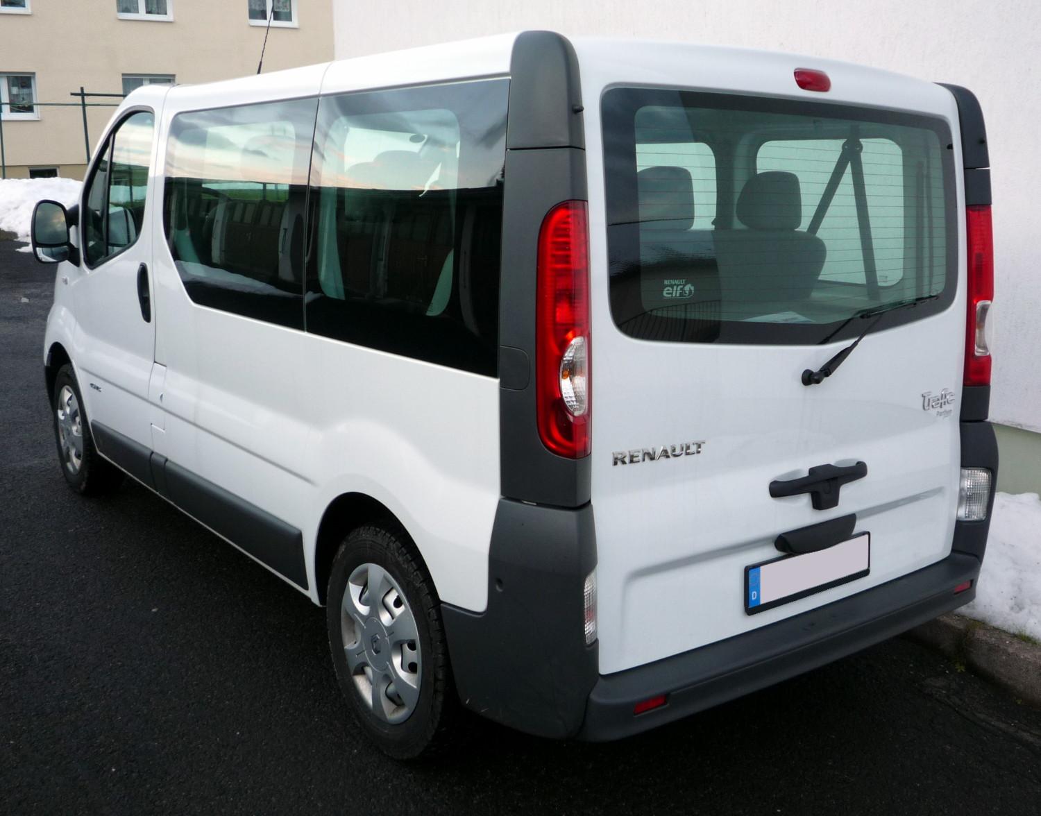 File:Renault Trafic II Kombi Phase II dCi 115 Polarweiß Heck.JPG