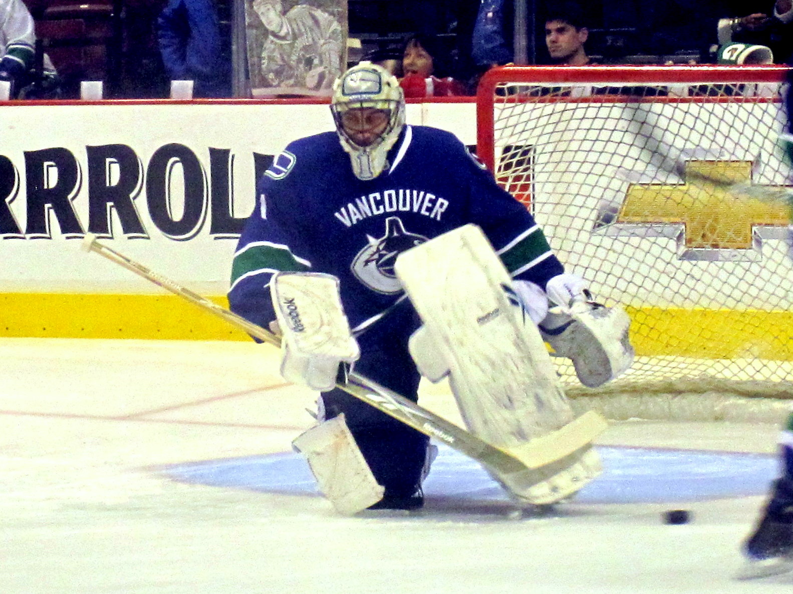 Vancouver Canucks goalie Roberto Luongo trying to turn in another solid  performance in Game 6 – New York Daily News