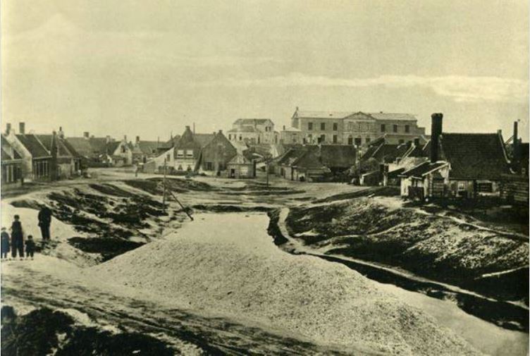 File:Rooie Buurt photo archive fin XIXe - début du XXe -canal Het Ma.jpg