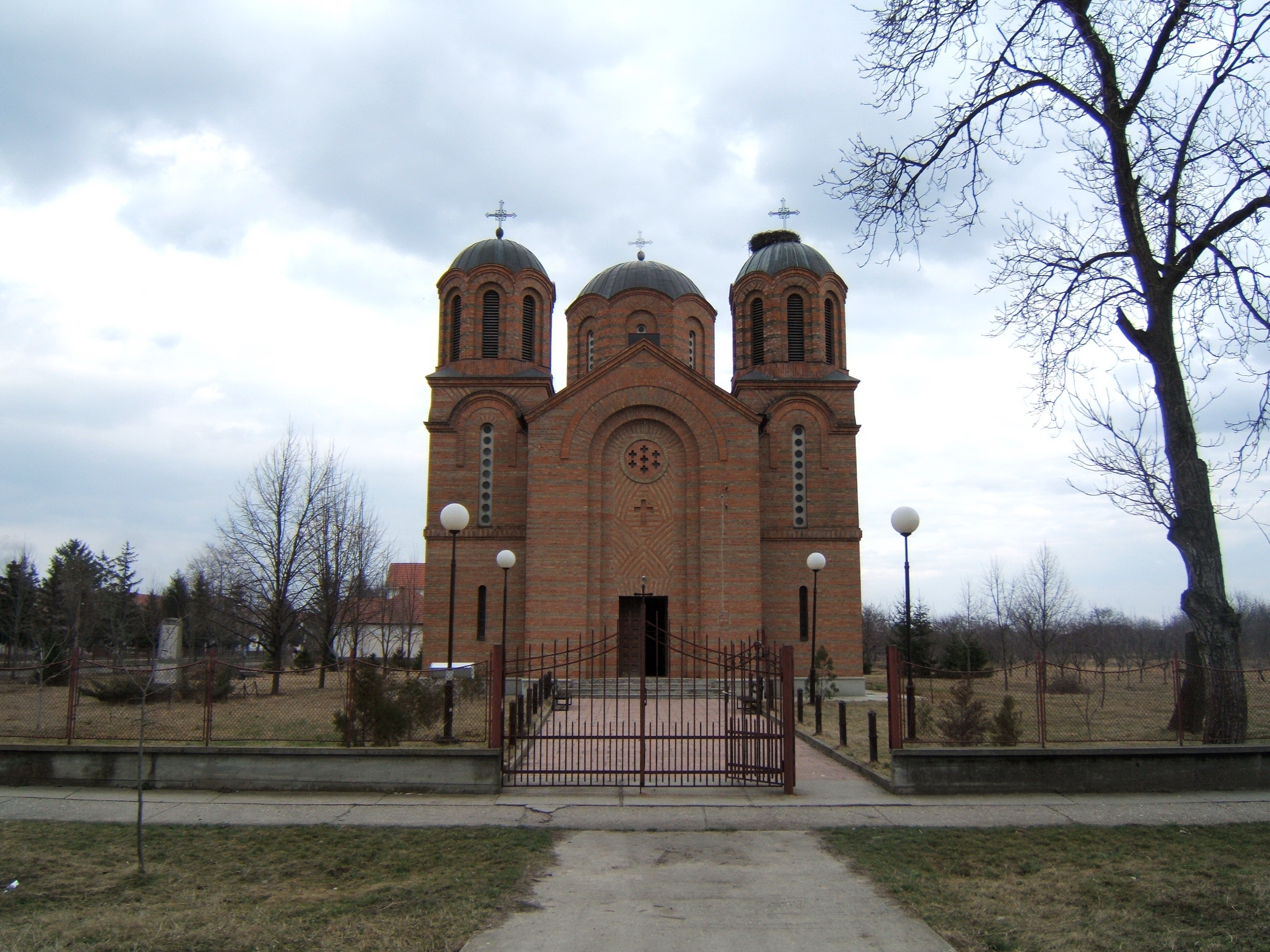 Церковь деревянная православная в Термезе