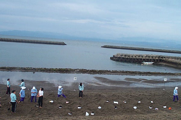 File:Sunamushi in Ibusuki Hotsprings Japan 001.JPG