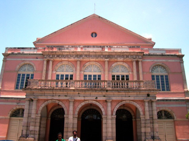 File:Teatro Santa Isabel - Recife, vista frontal.JPG