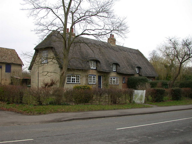 File:Thatched Cottages, Comberton Road - geograph.org.uk - 705488.jpg