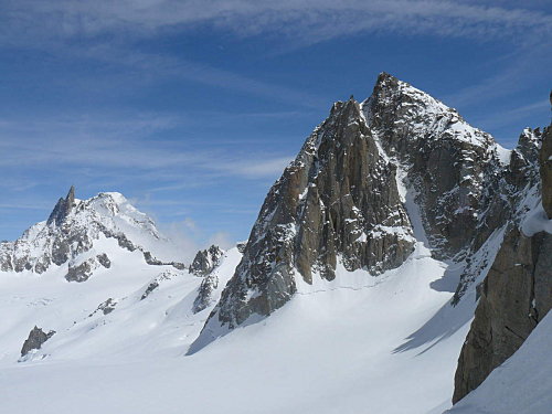 File:Tour Ronde - West face.jpg