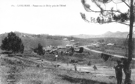 File:Village of K'Ho people.jpg