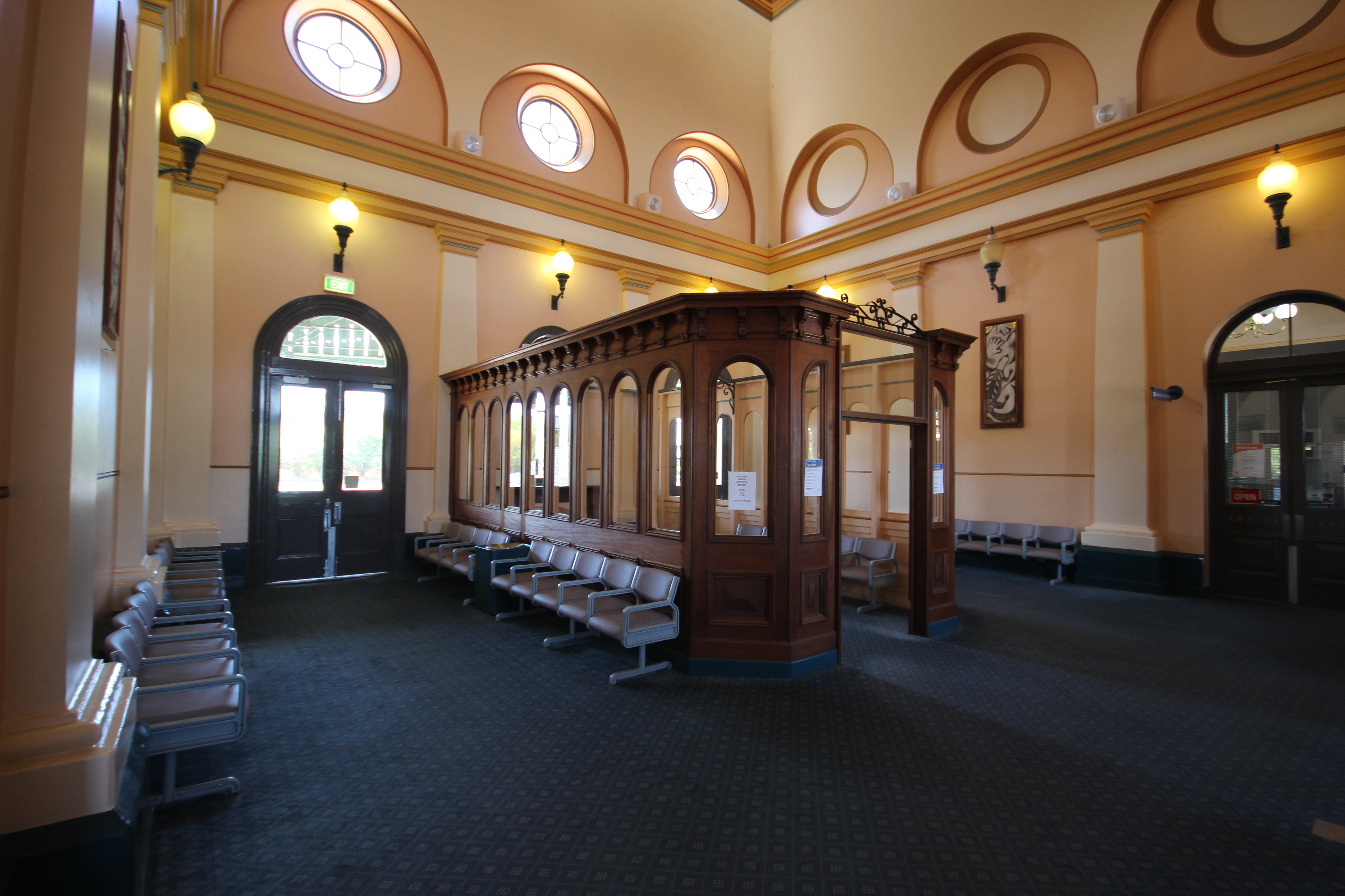 File Albury Railway Station Waiting Room Jpg Wikimedia Commons