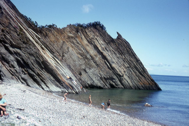 File:Anticline, Dhoon Beach - geograph.org.uk - 1606158.jpg