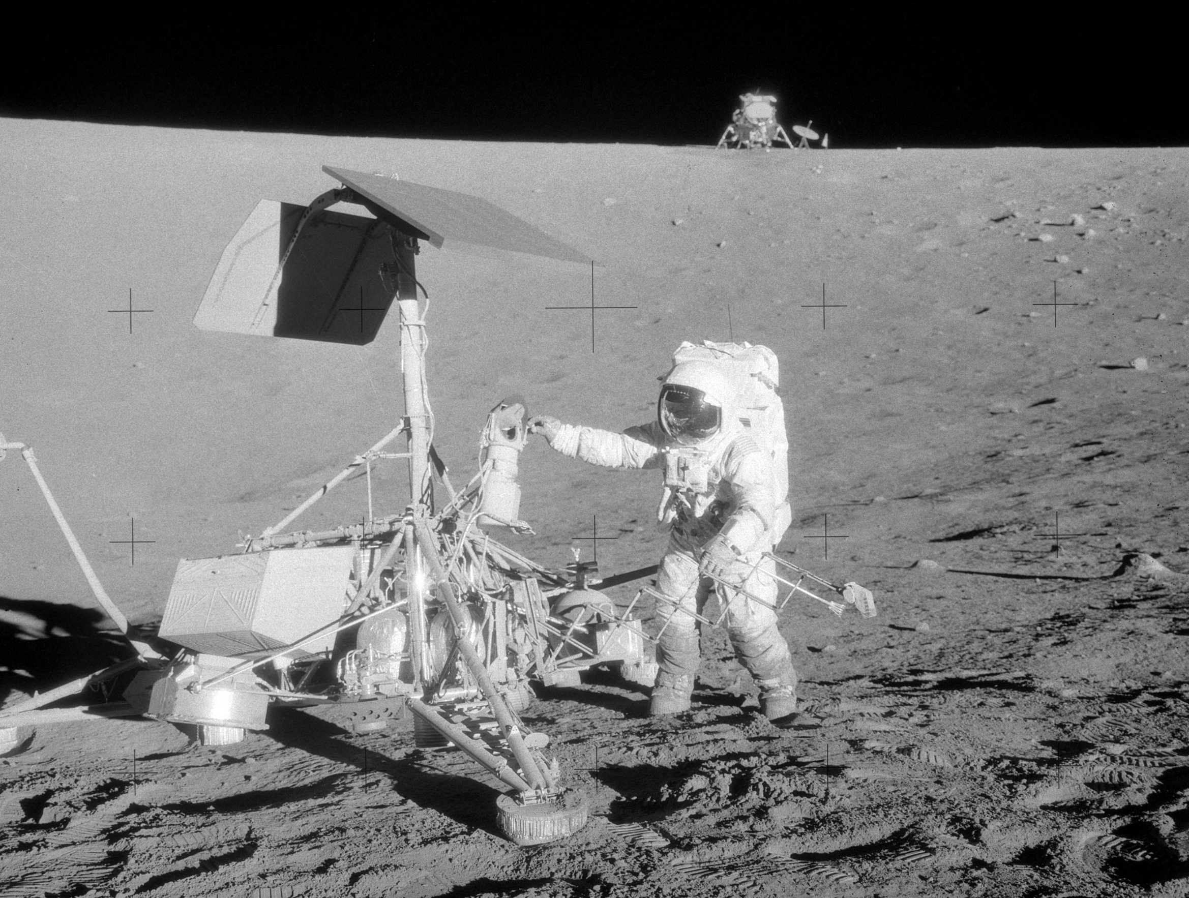 Высадка аполлона. Аполлон 12 на Луне. Аполлон 1969. Аполлон миссия 1969. Surveyor 3 Apollo 12.