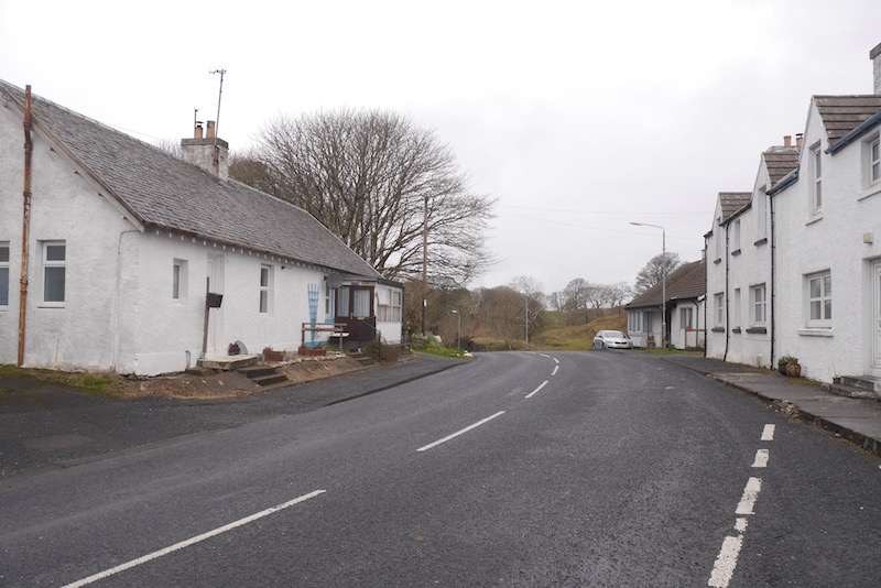 File:Ballygrant - geograph.org.uk - 5193749.jpg