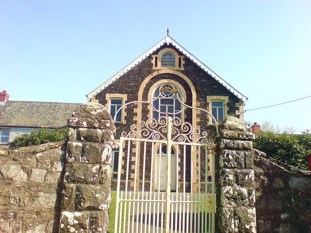 File:Bethel Chapel gates - geograph.org.uk - 1215420.jpg