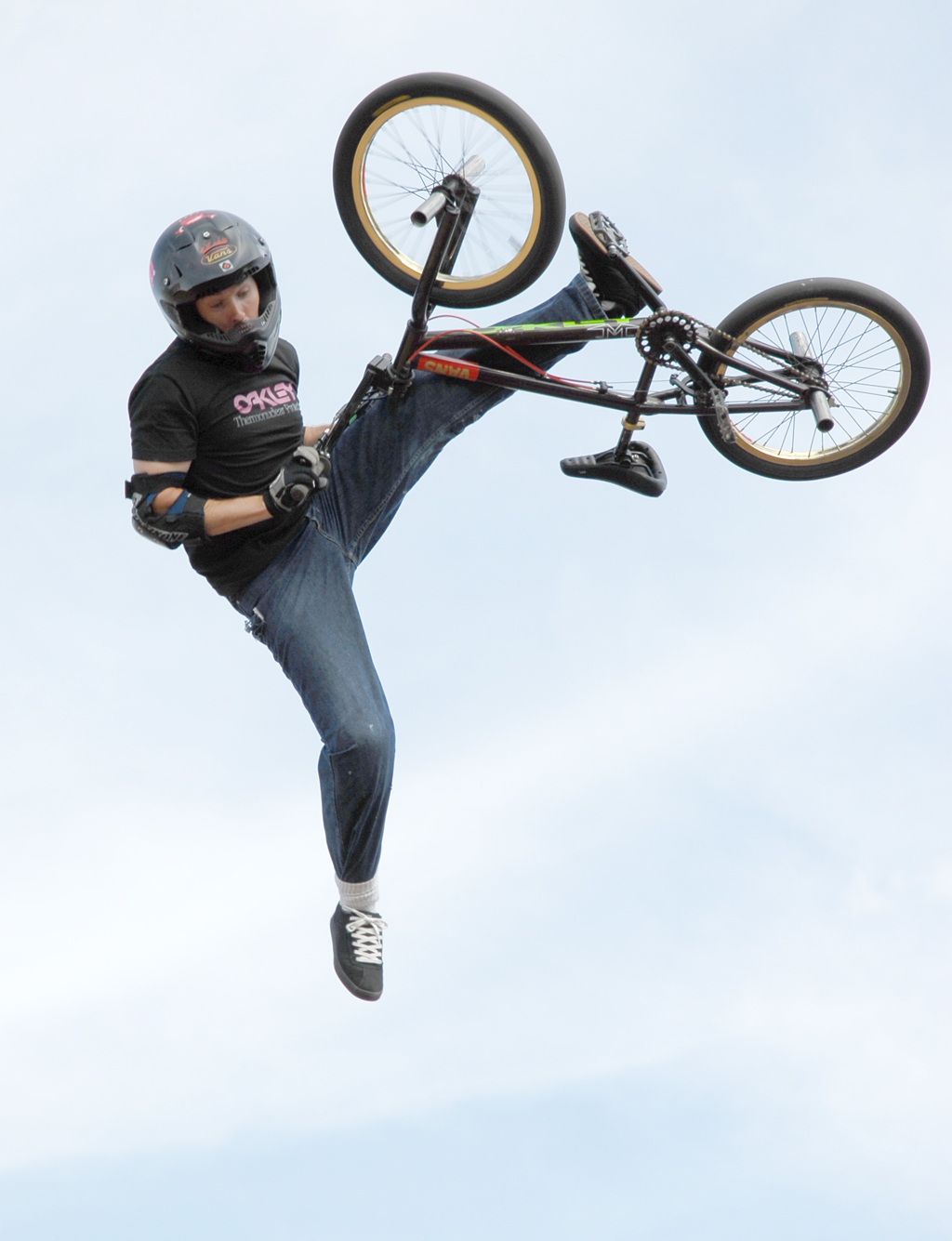 File:Bmx vert jump (181086335).jpg - Wikimedia Commons