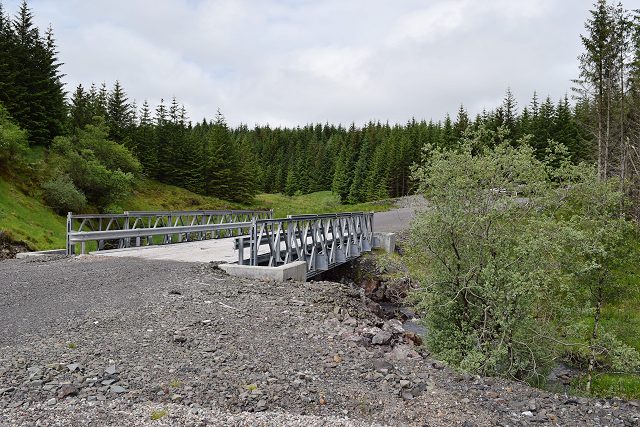 File:Bridge over Abhainn Fionain - geograph.org.uk - 4027164.jpg