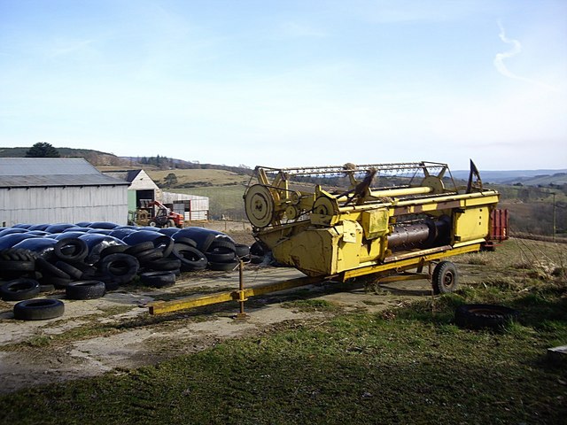 File:Farm machinery - geograph.org.uk - 1208772.jpg