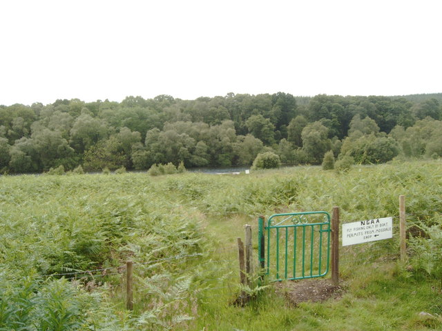 File:Gate near Mossdale Lock - geograph.org.uk - 484049.jpg