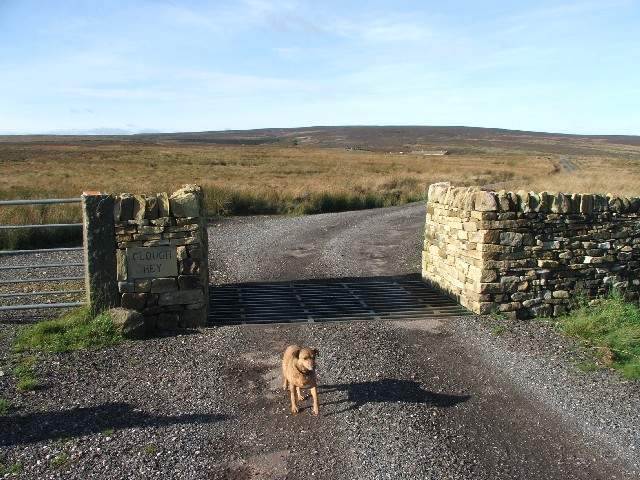 File:Gateway to Clough Hey Farm. - geograph.org.uk - 269057.jpg