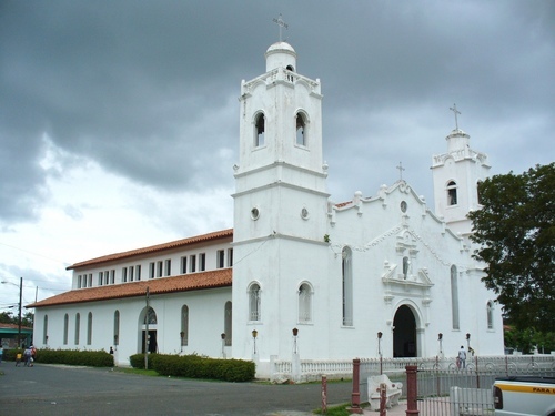 File:Iglesia de Penonomé - Coclé.jpg