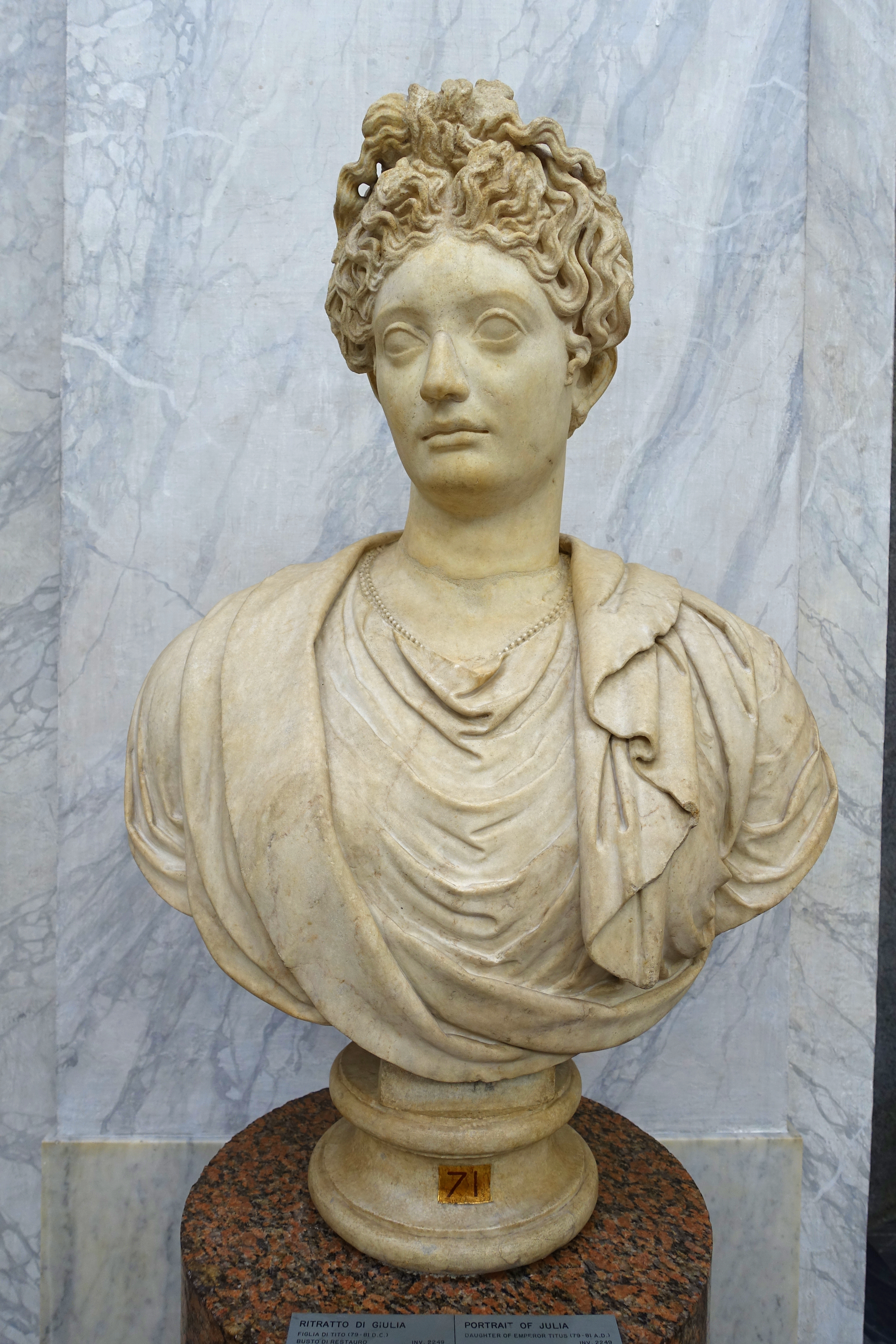 File:Julia bust, inv. 2249, daughter of Emperor Titus, Roman, 79-81 AD -  Braccio Nuovo, Museo Chiaramonti - Vatican Museums - DSC00926.jpg -  Wikipedia