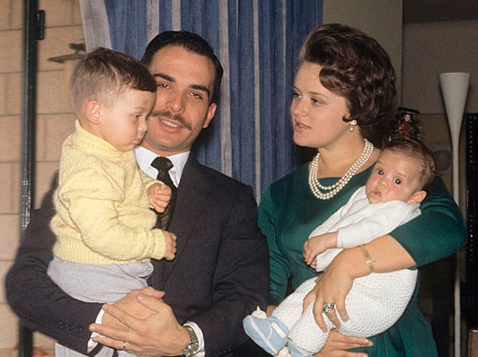 File:King Hussein and Princess Muna with sons 1964 (cropped).jpg