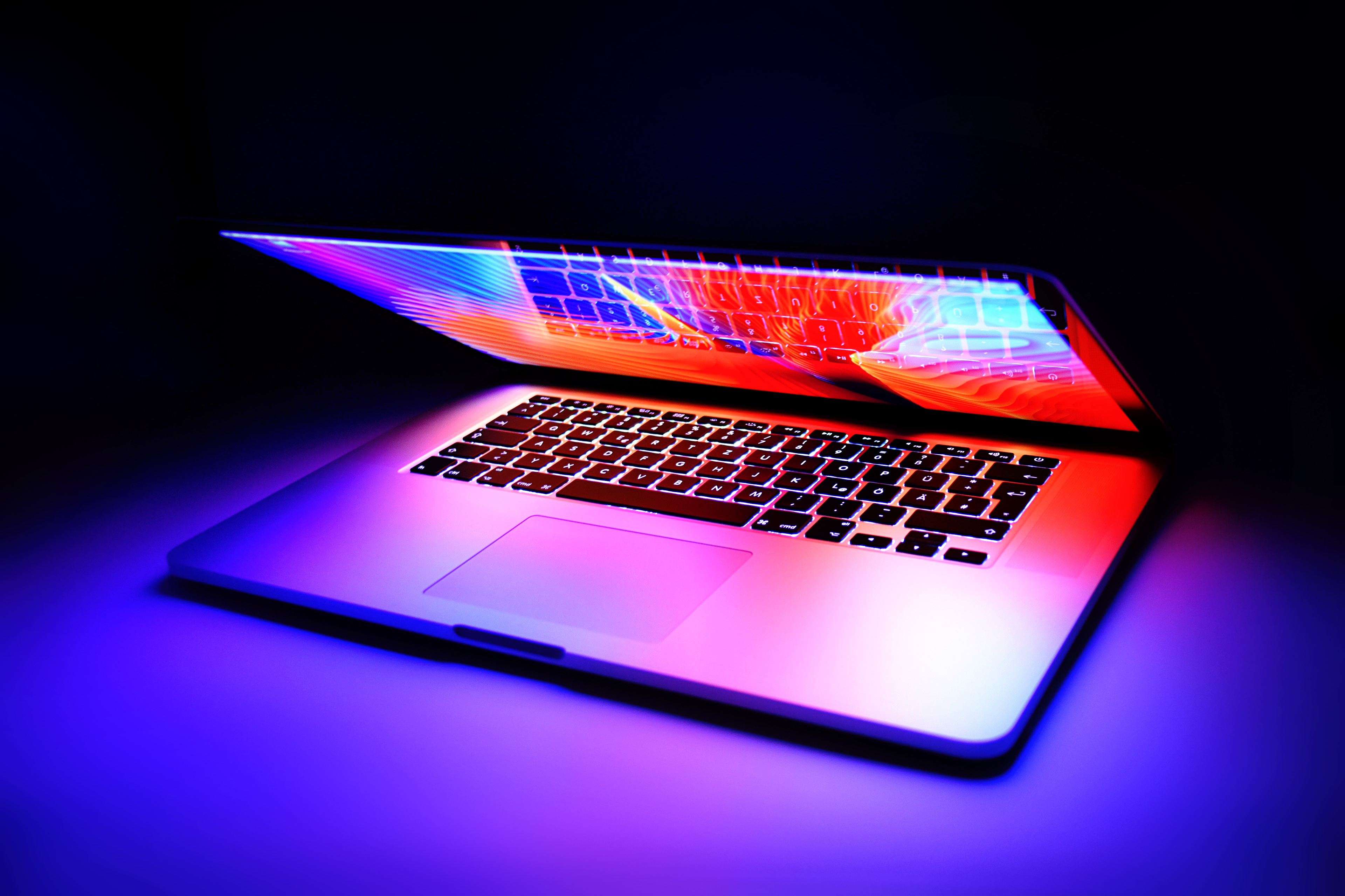 Красивый RGB ноутбук