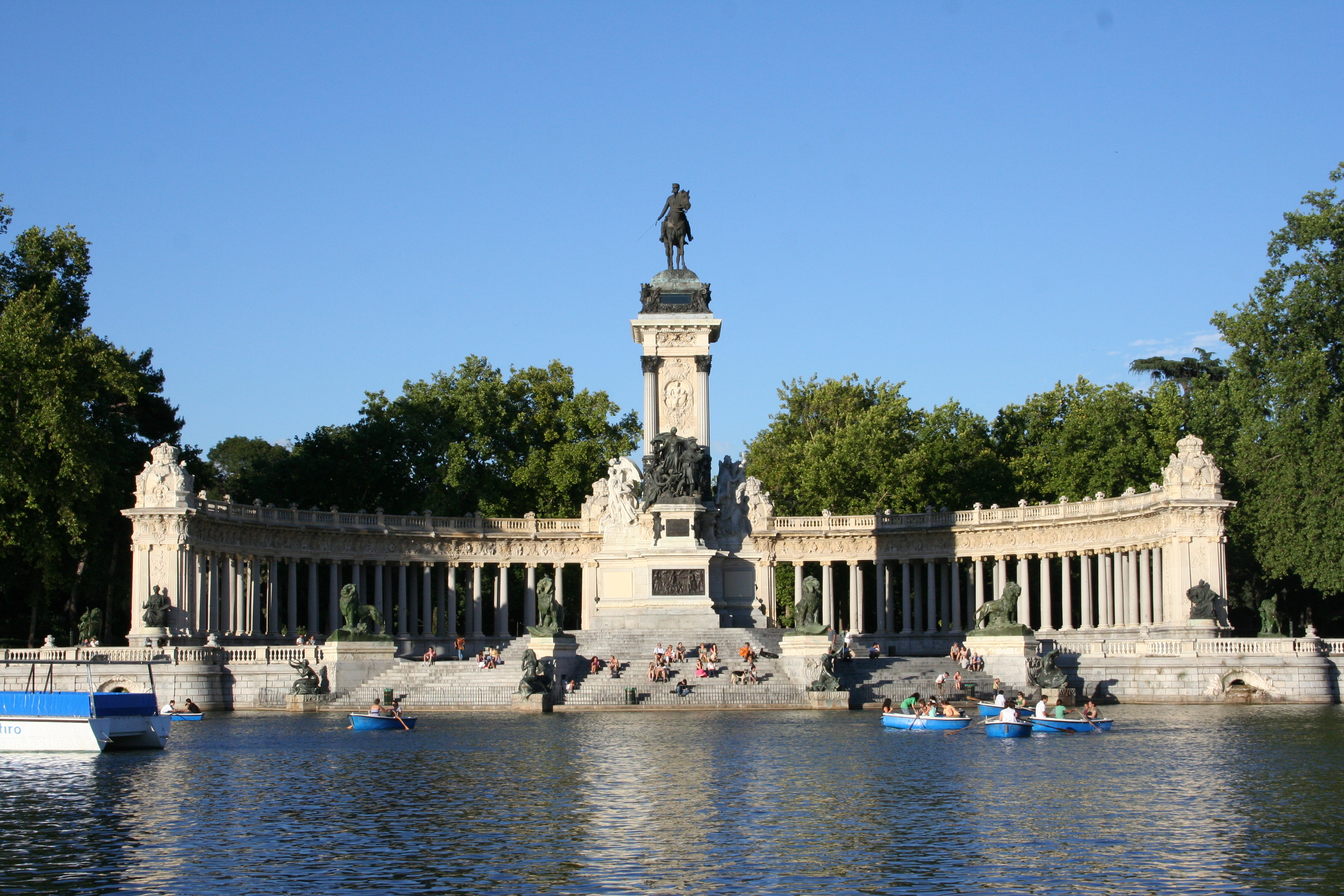 Monumento a Alfonso XII, El Retiro, Madrid.JPG