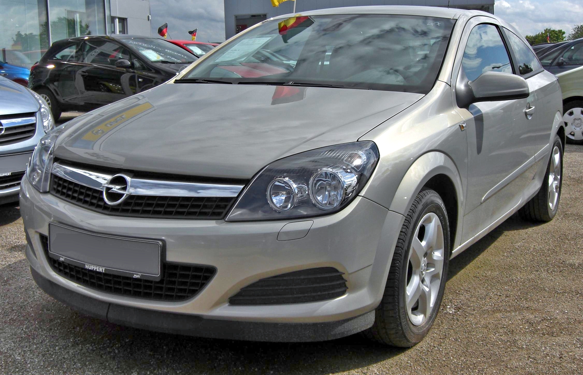 File:Opel Astra J GTC Front-view.JPG - Wikimedia Commons