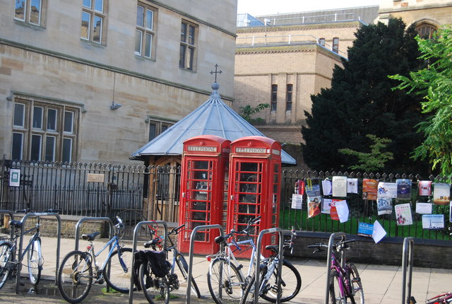 File:Pair of K6 Kiosks, Sidney St - geograph.org.uk - 3854578.jpg