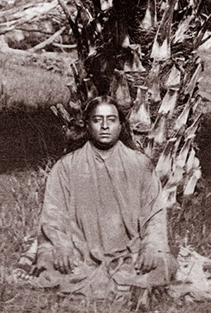 File:Paramahansa-Yogananda-meditating.jpg