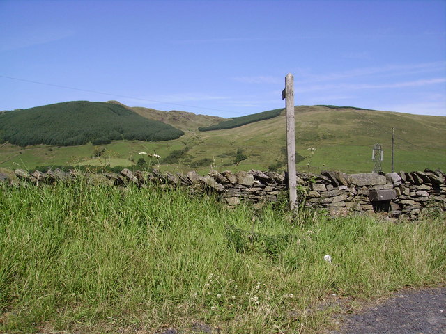 File:Public Footpath Sign - geograph.org.uk - 202577.jpg