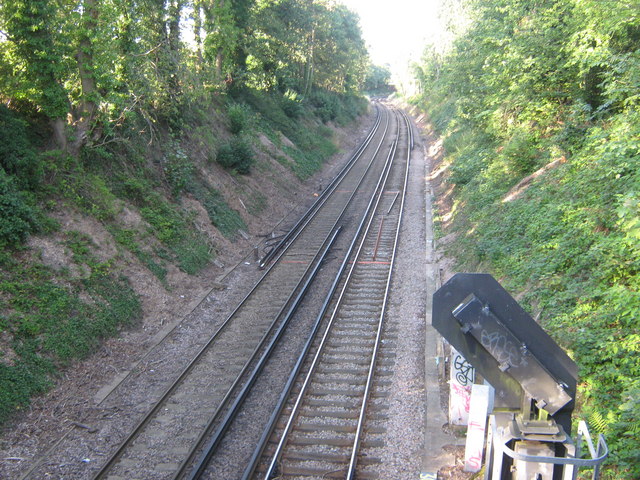 File:Railway to Sevenoaks - geograph.org.uk - 1451511.jpg