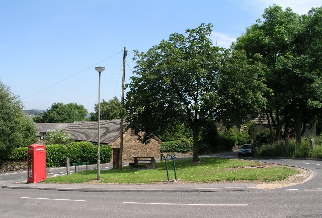 File:Simmondley, The Green - geograph.org.uk - 22037.jpg