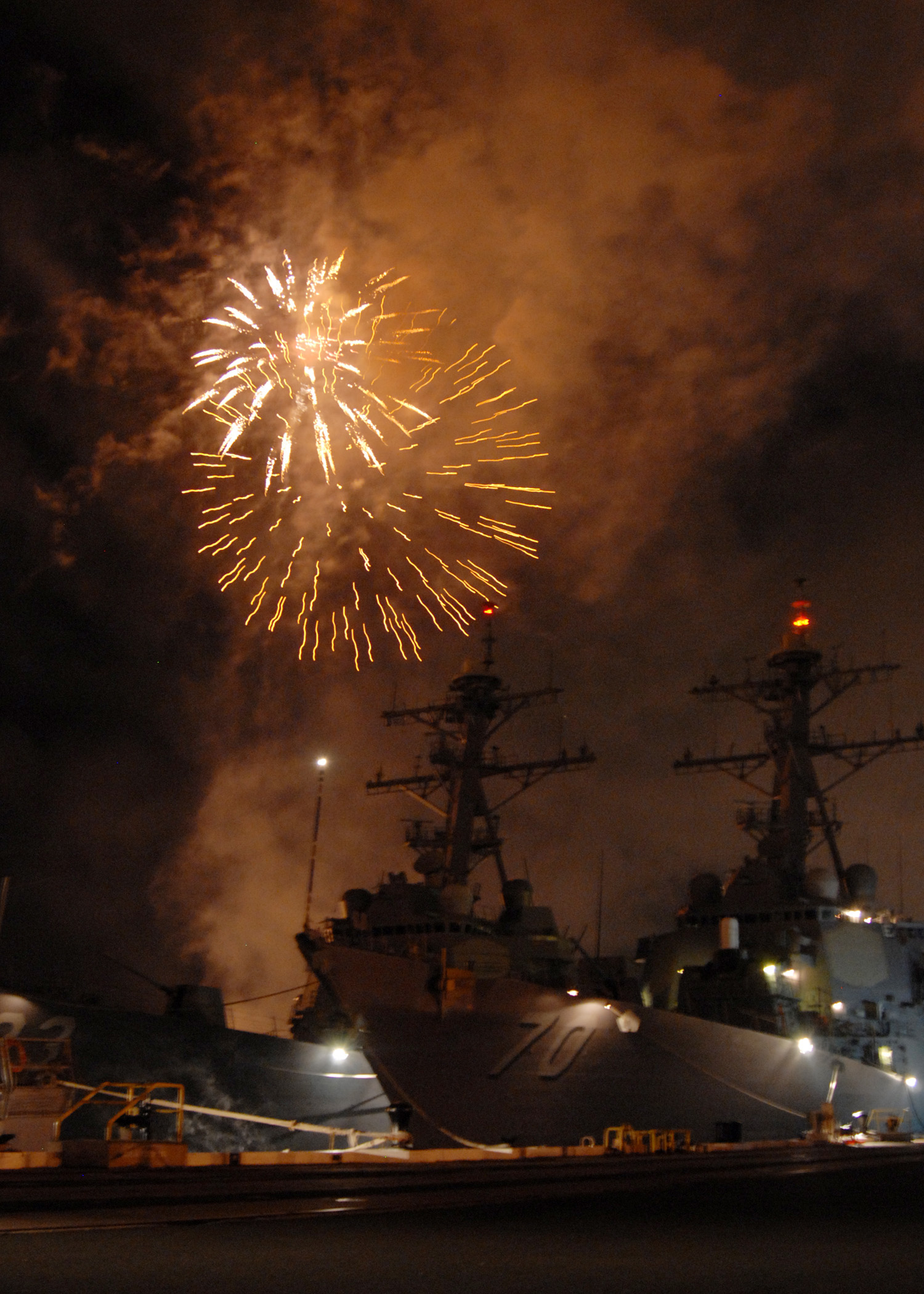 File:US Navy 080704-N-0641S-091 Fireworks illuminate the night sky aboard  Naval Station Pearl Harbor during a 4th of July celebration.jpg - Wikimedia  Commons