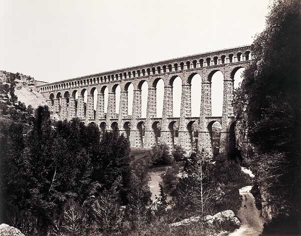 File:Viaduc de Roquefavour.jpg