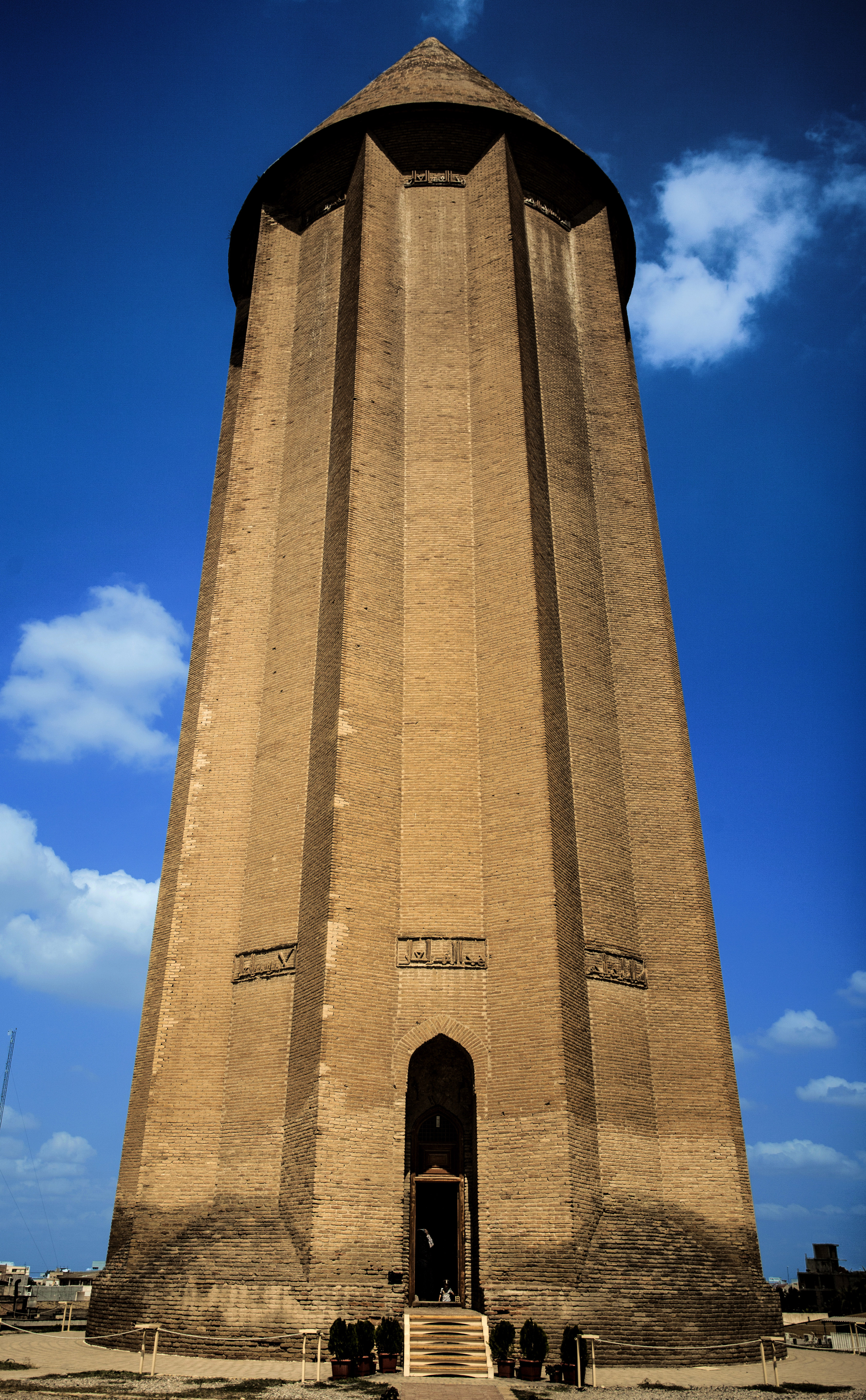 پرونده:( گنبد کاووس(برج گنبد قابوس.jpg - ویکی‌پدیا، دانشنامهٔ آزاد