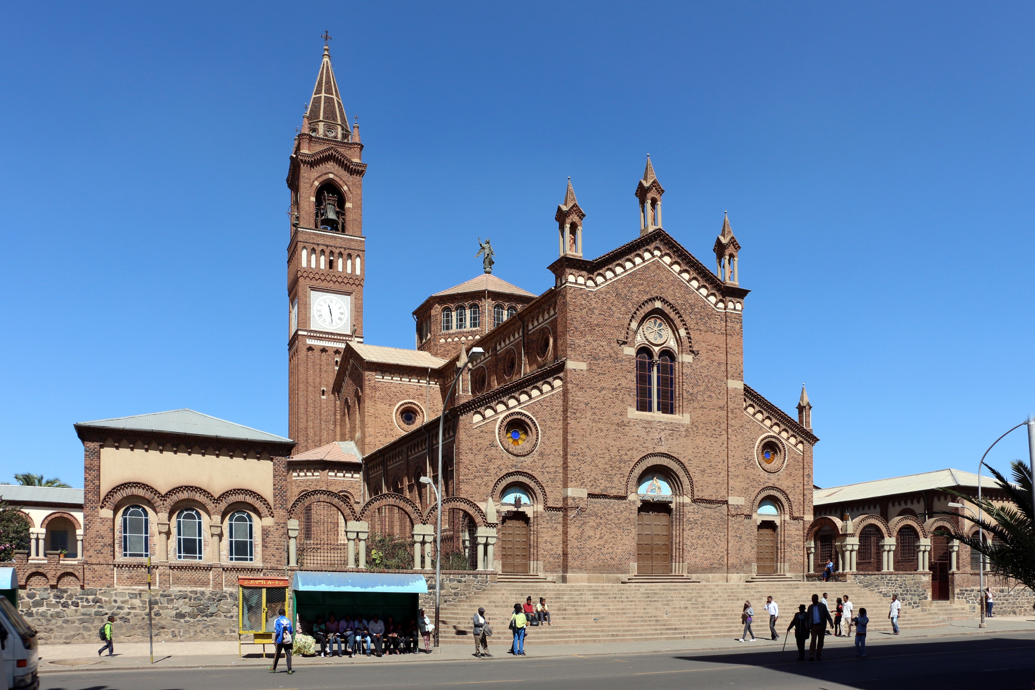 File:Asmara, cattedrale cattolica, 03.JPG - Wikimedia Commons