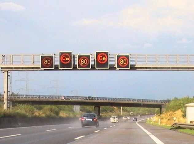 File:Autobahn 4 Merzbrück Brücke (2).JPG