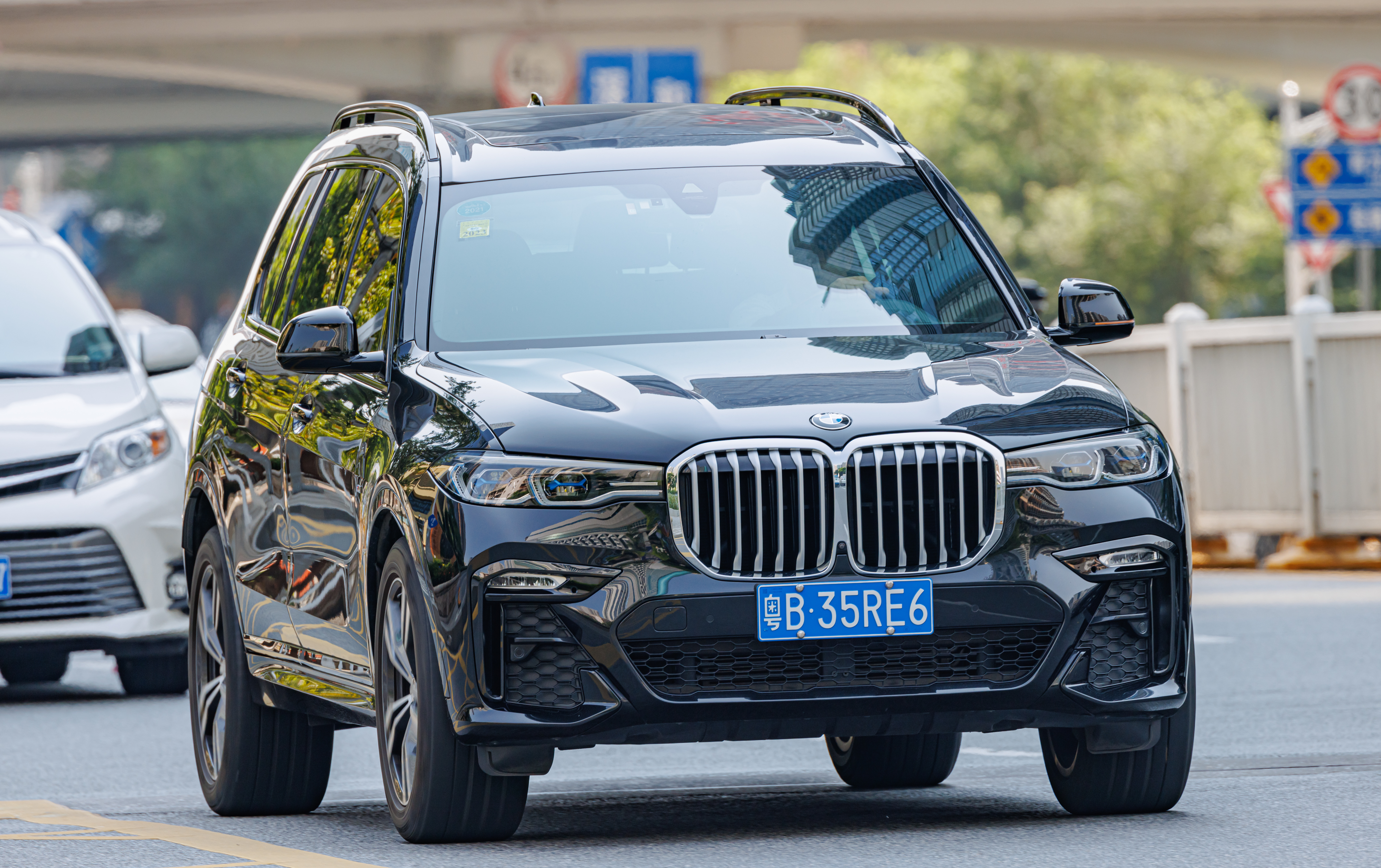 File:BMW X7 (G07) China (2).jpg - Wikimedia Commons