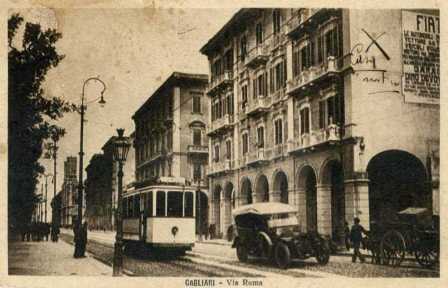 File:Cagliari - Tram - Via Roma.jpg