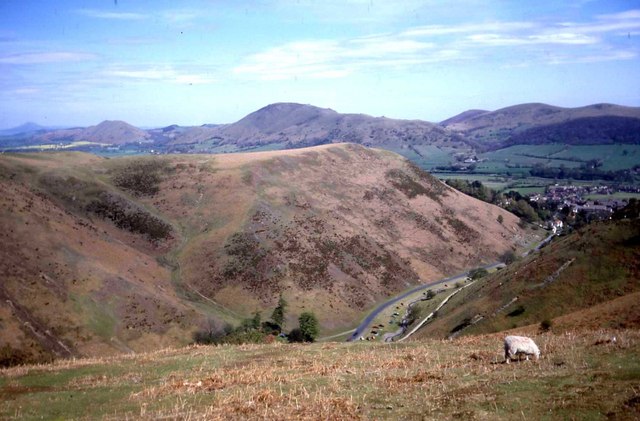 Carding Mill Valley - geograph.org.uk - 474617