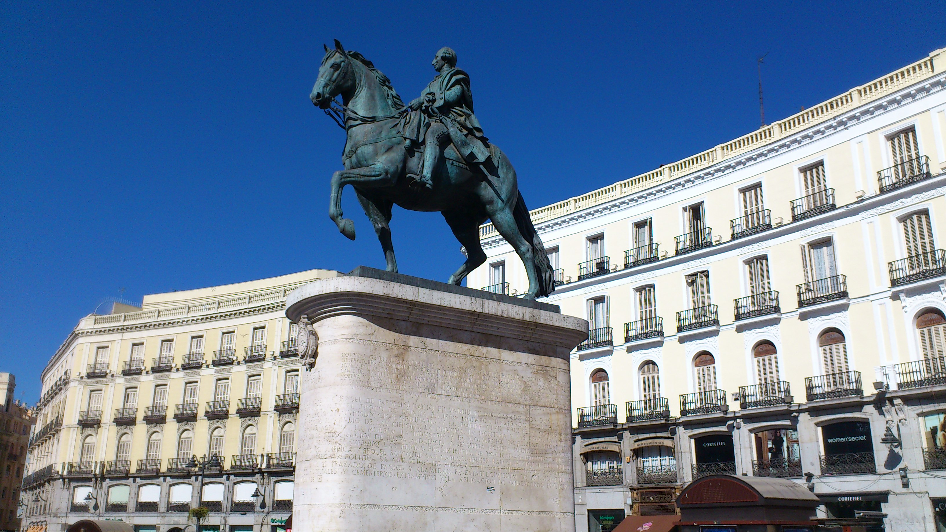 File Carlos Iii S Puerta Del Sol カルロス3世の太陽門 Panoramio Jpg Wikimedia Commons
