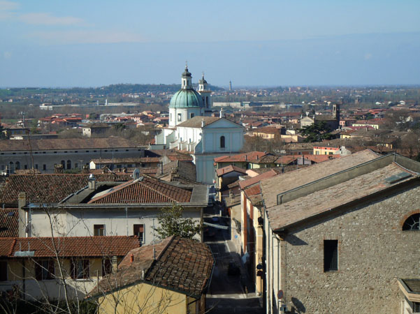 File:Castiglione delle Stiviere-Panorama dal castello.jpg